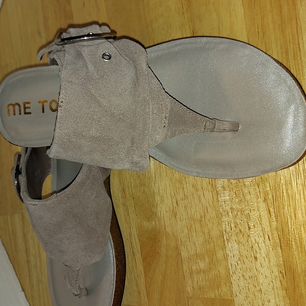 Me Too Closer Beige Taupe Suede Slip On Sandals 7M